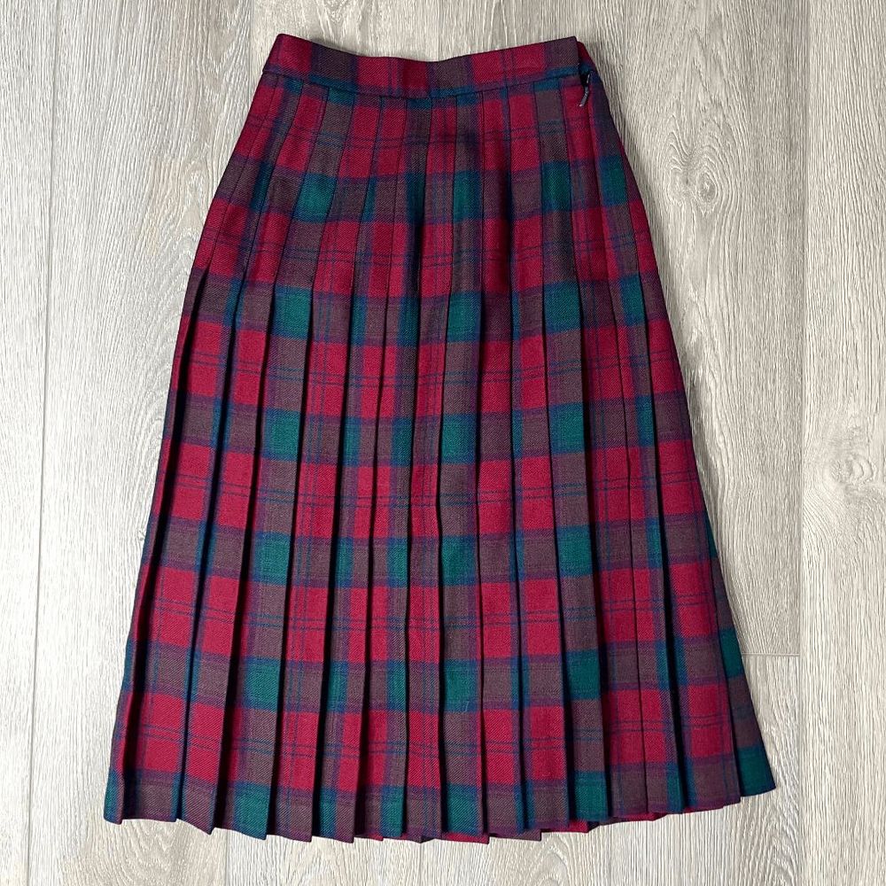 EDINBURGH TARTAN SKIRT / Classic ladies Vintage Pleated Tartan Skirt made in Sco
